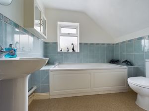 Ensuite- click for photo gallery